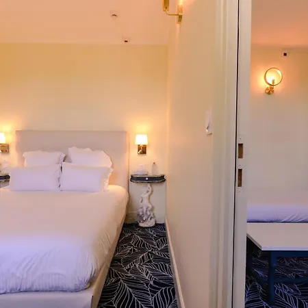 Pierre Hotel 3*