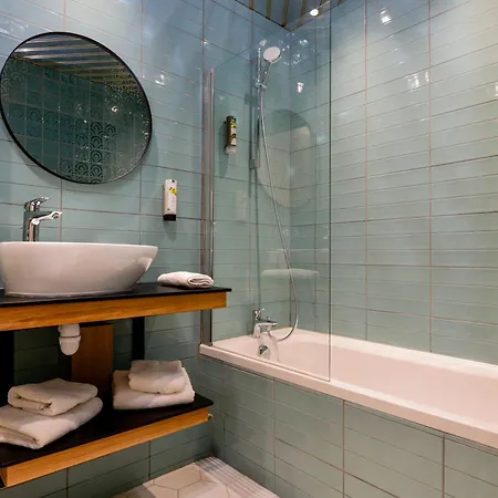 Pierre Hotel 3*