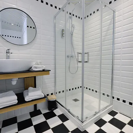 Pierre 3* Saint-Pierre-du-Vauvray