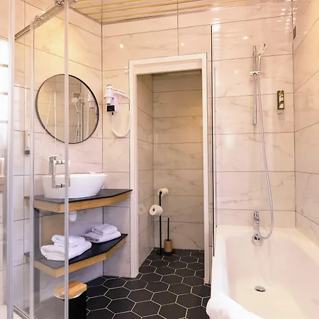 Hotel Pierre 3*