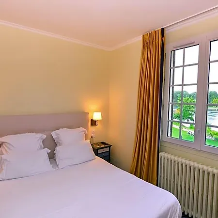 Pierre Hotel 3*