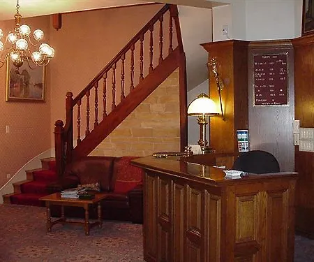 Pierre Hotel 3*