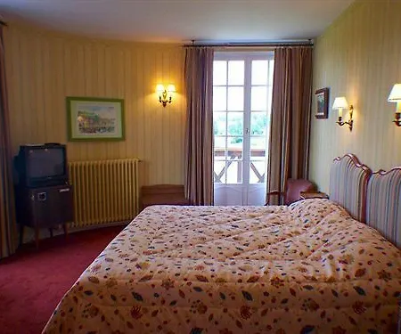 Logis Pierre Hotel Saint-Pierre-du-Vauvray