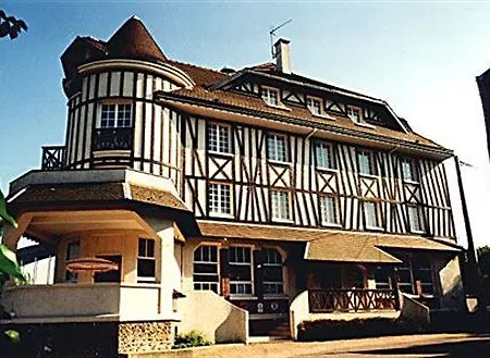 Pierre 3*