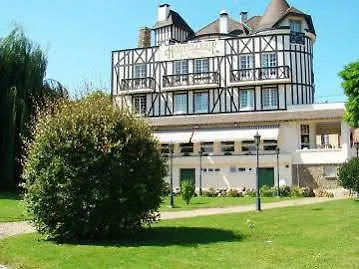 Hotel Pierre
